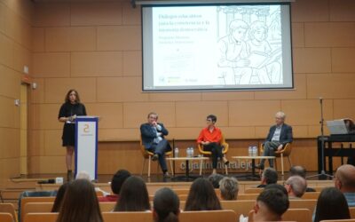 Alumnado y personas expertas dialogan sobre memoria democrática en Badajoz